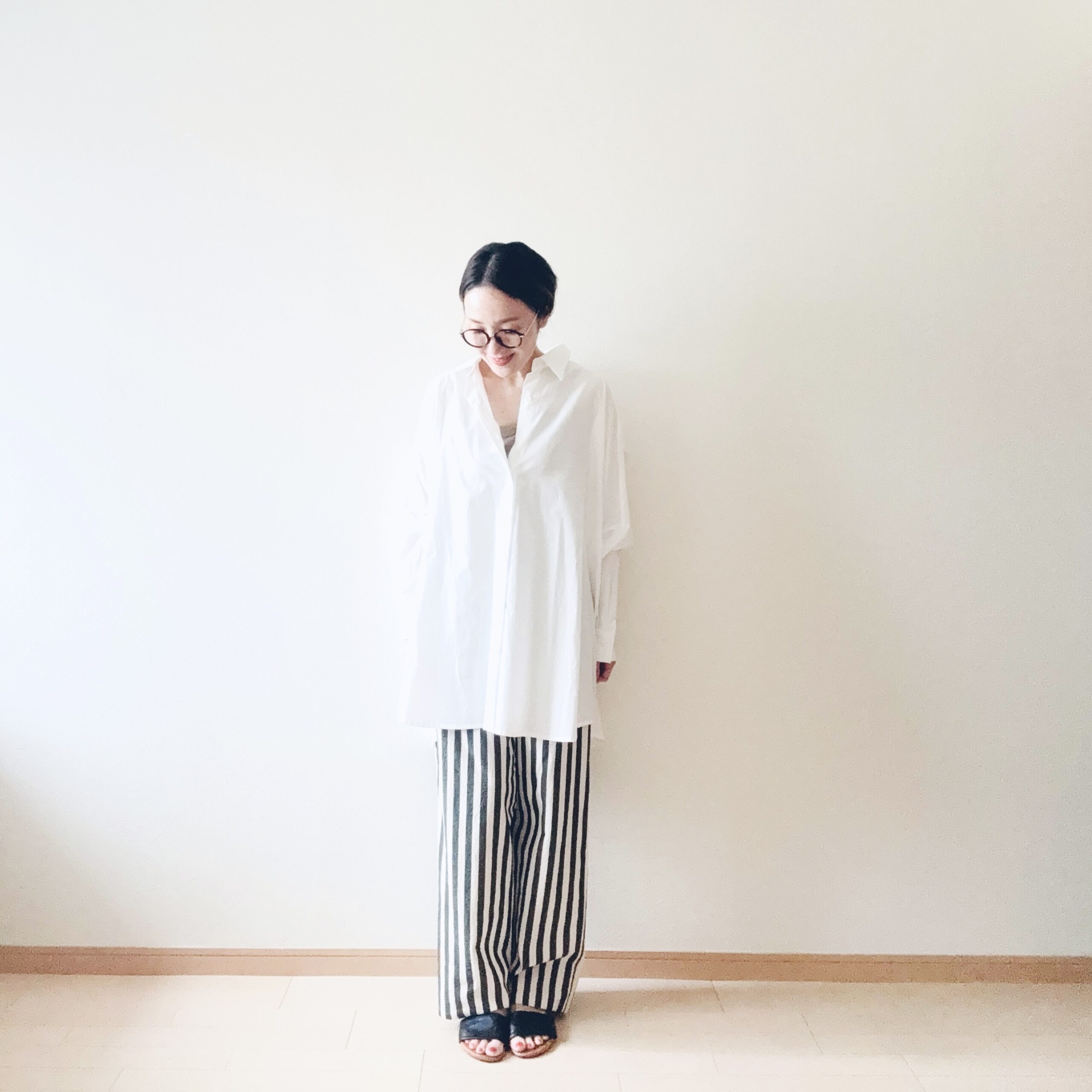 mizuiro ind コットンブロードワイドシャツ、ストライプイージーパンツ 着画