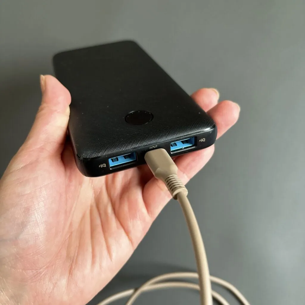 モバイルバッテリー「Anker PowerCore III 10000」充電イメージ