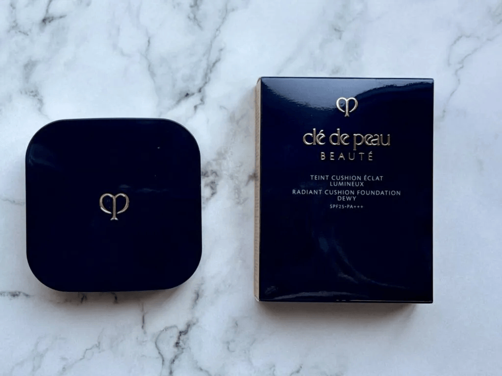 クレ・ド・ポー ボーテ「タンクッションエクラ ルミヌ」外箱と商品