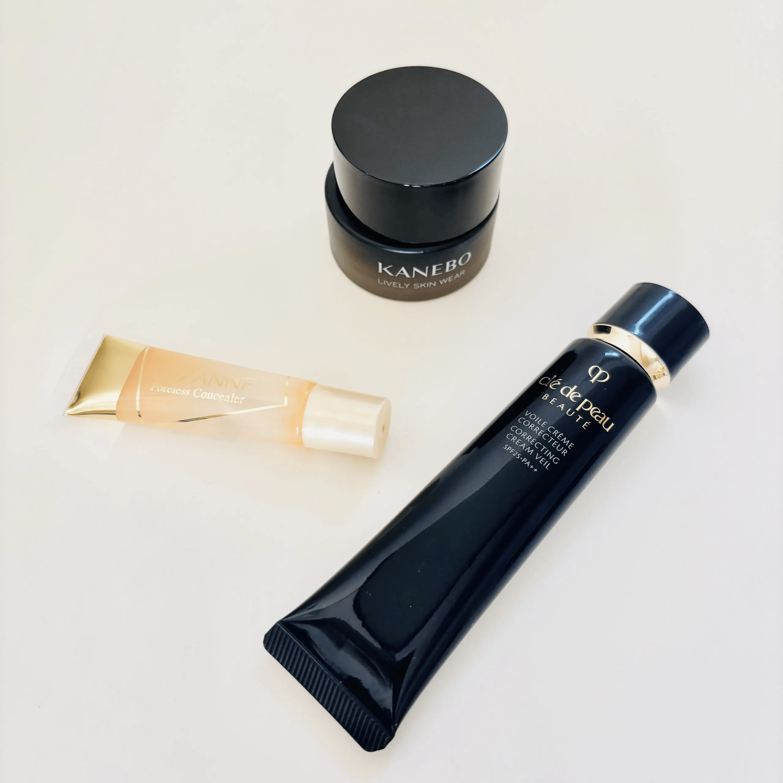 ヴォワールコレクチュールｎ、セザンヌの毛穴レスコンシーラー、KANEBOのライブリースキン ウェア　集合