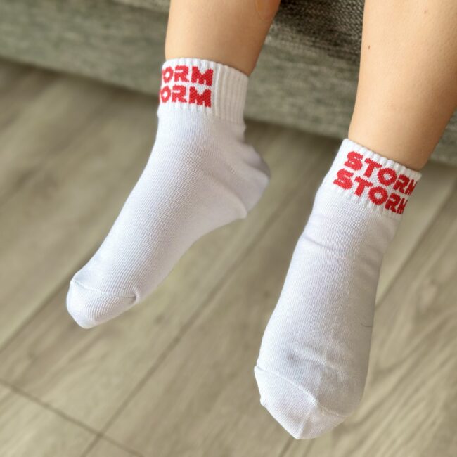 セリアのカラーキッズソックス