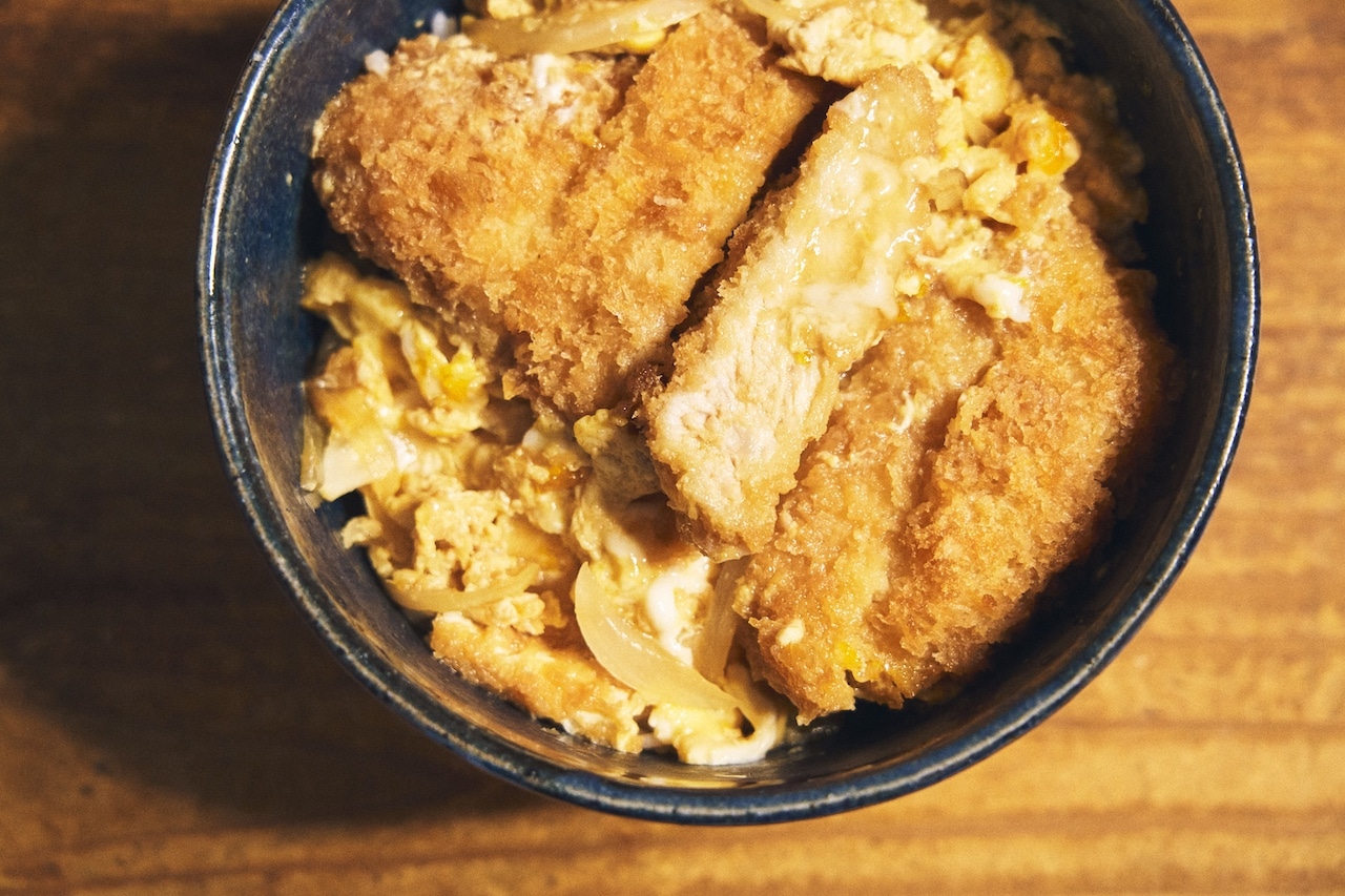 今井真実さん　学食のカツ丼