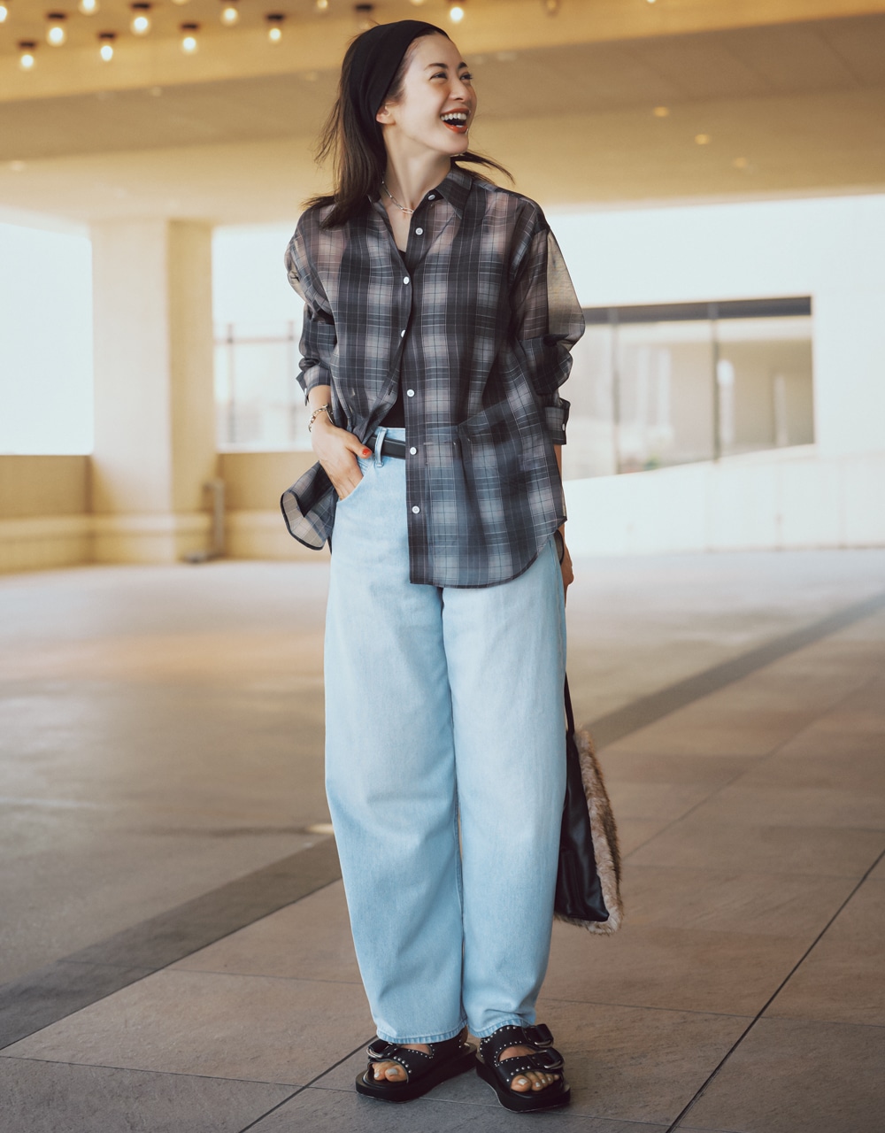 【UNIQLO カーヴィシルエットのデニムパンツ】「バギーカーブジーンズ」￥4990 コーデ 高垣麗子さん