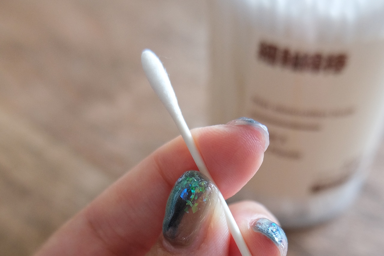 細軸綿棒　２００本ケース入使用シーン