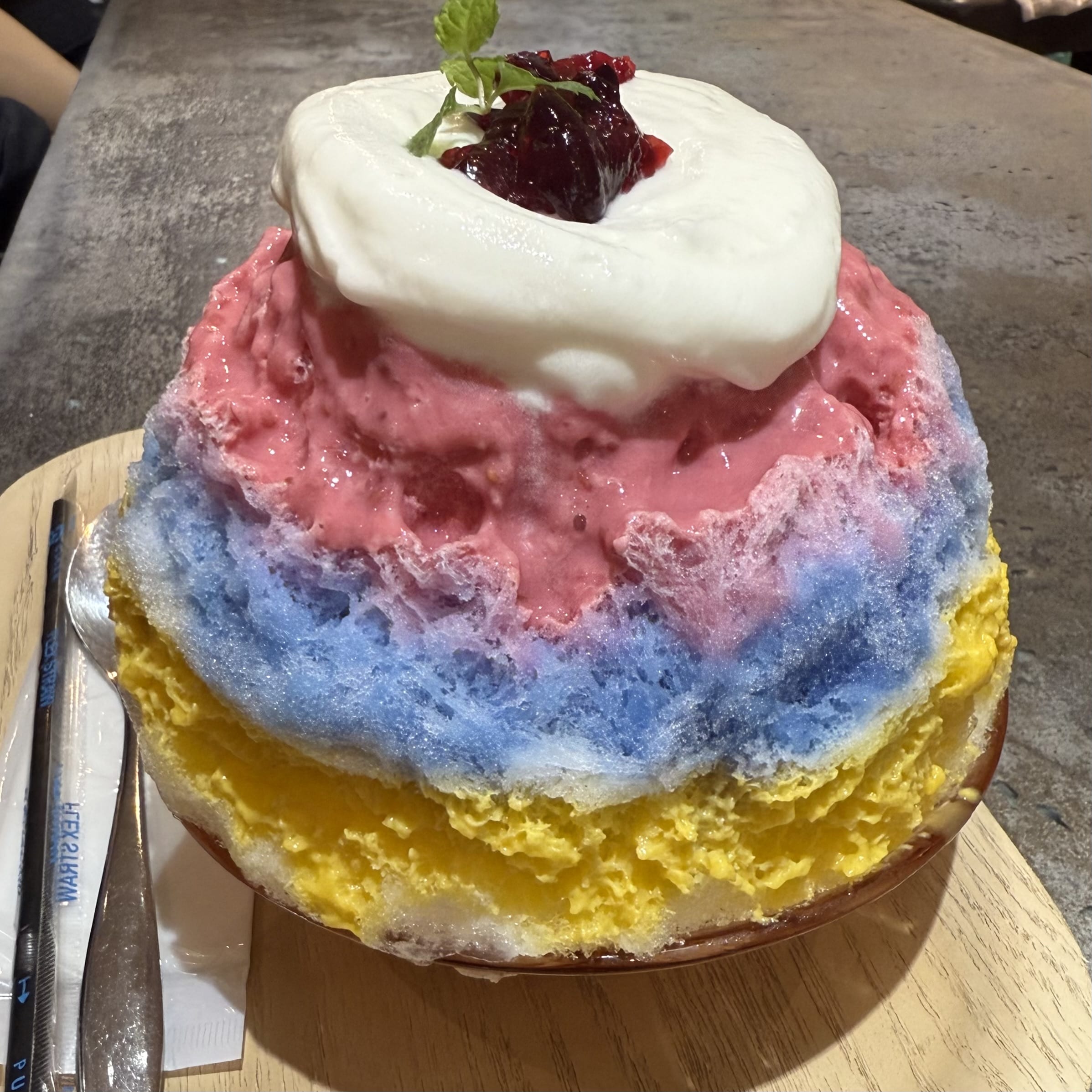 奈良のかき氷カフェ「ほうせき箱」「パステルフルーツ」のかき氷