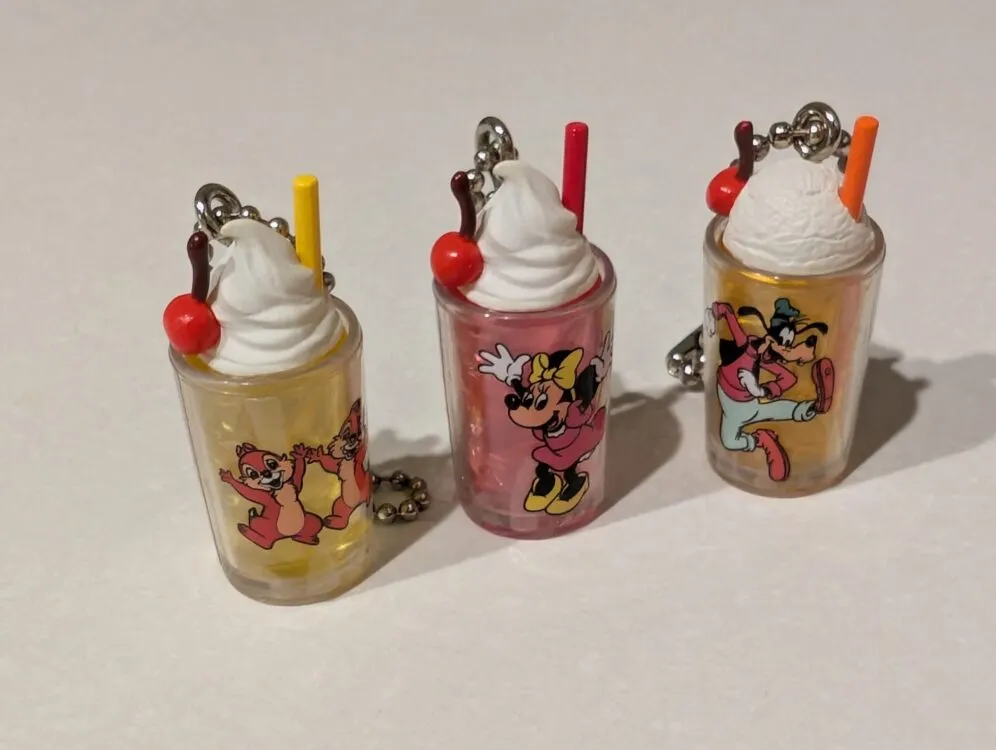 ディズニーのカプセルトイ　クリームソーダのミニチュアチャーム　3点集合