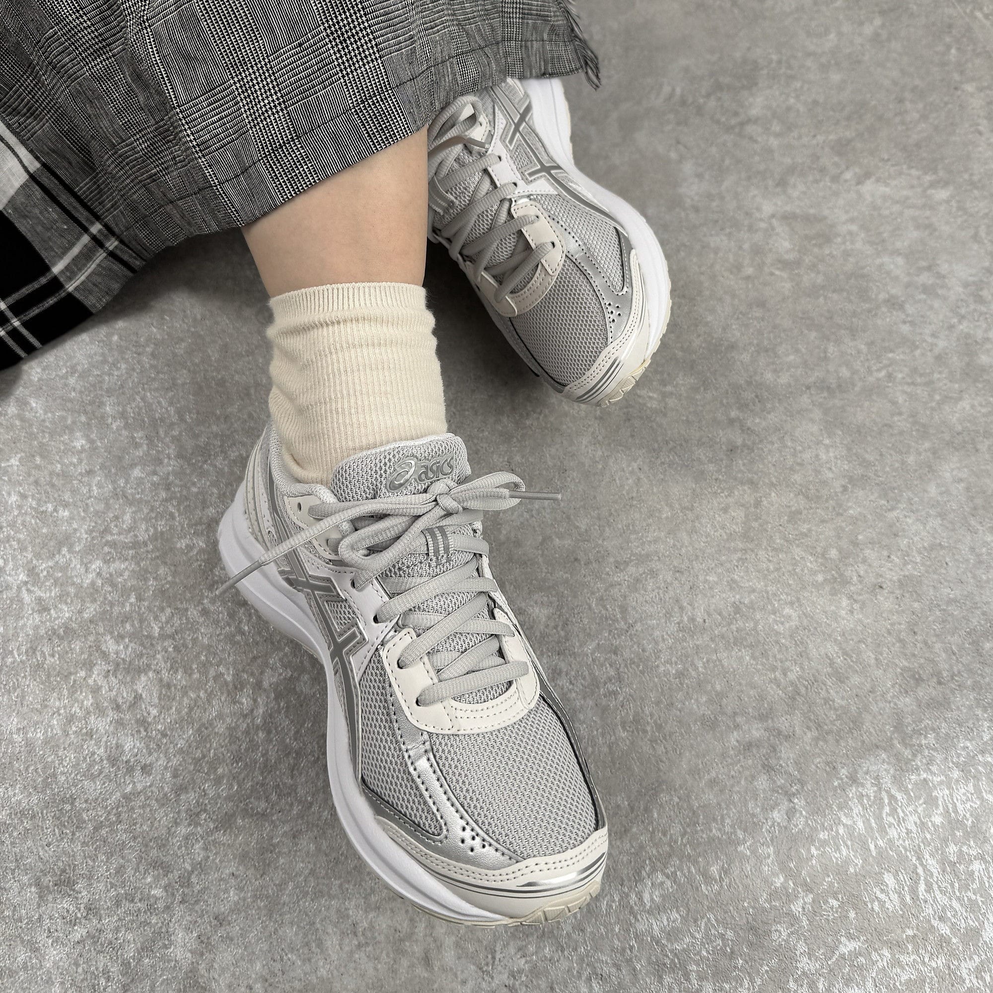 "ASICS SportStyle
JOG 100S"