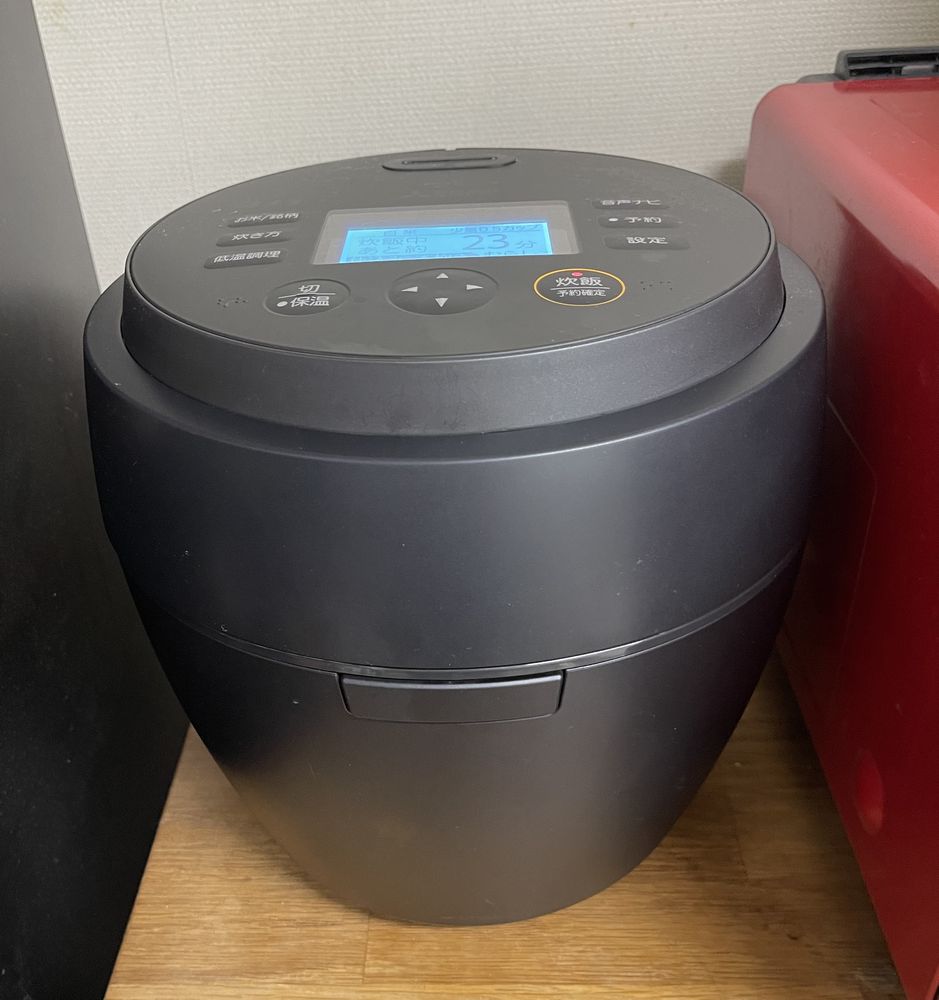 神原サリーさんの愛用品　三菱電機　IHジャー炊飯器「本炭釜 紬　NJ-BW10H」