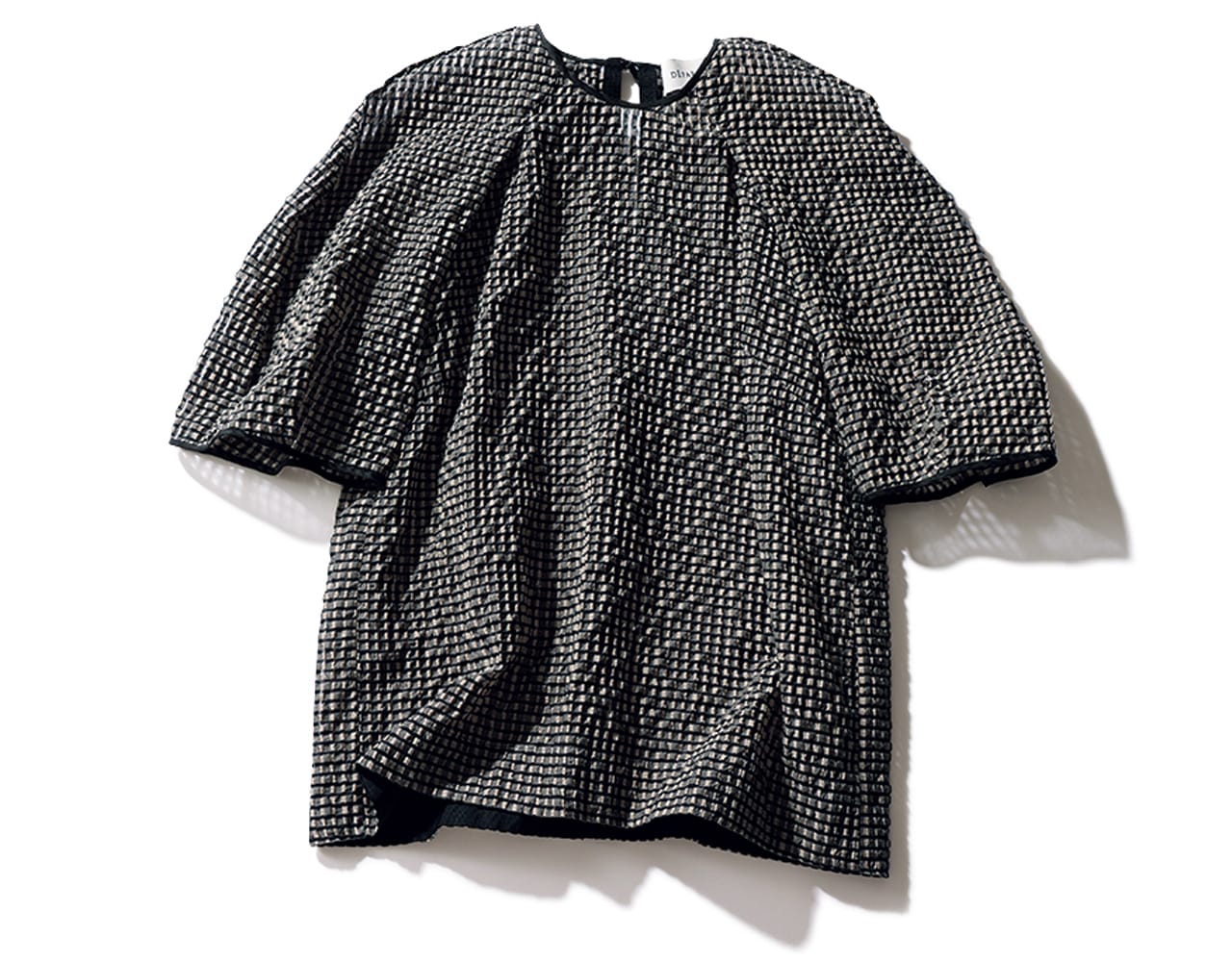 デパリエのプリント黒ブラウス