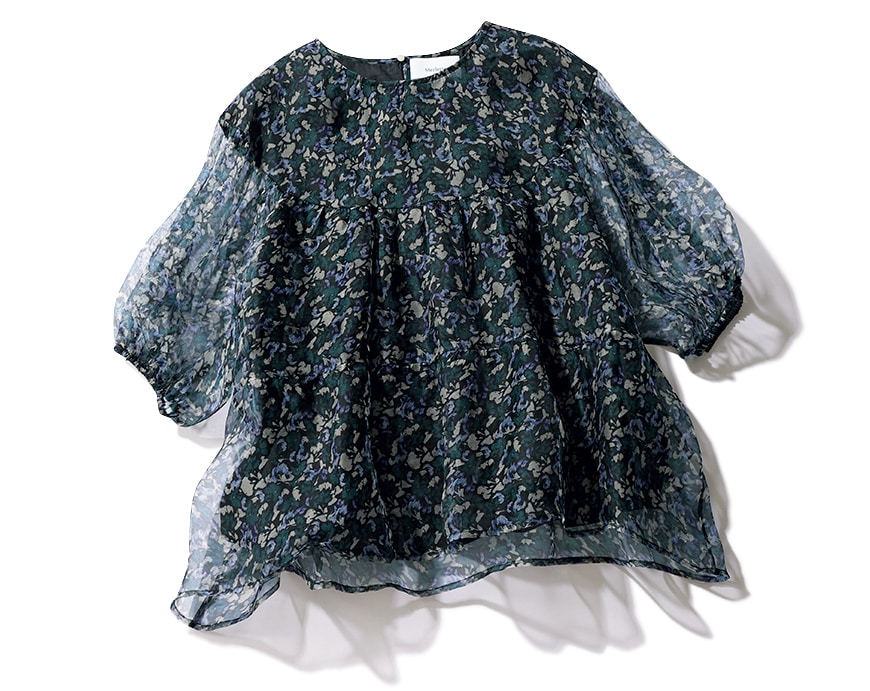 マーレットのプリント黒ブラウス