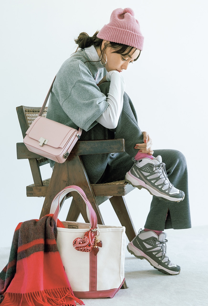 蛯原友里さん　靴￥20900／サロモン コールセンター（サロモン）のコーデ