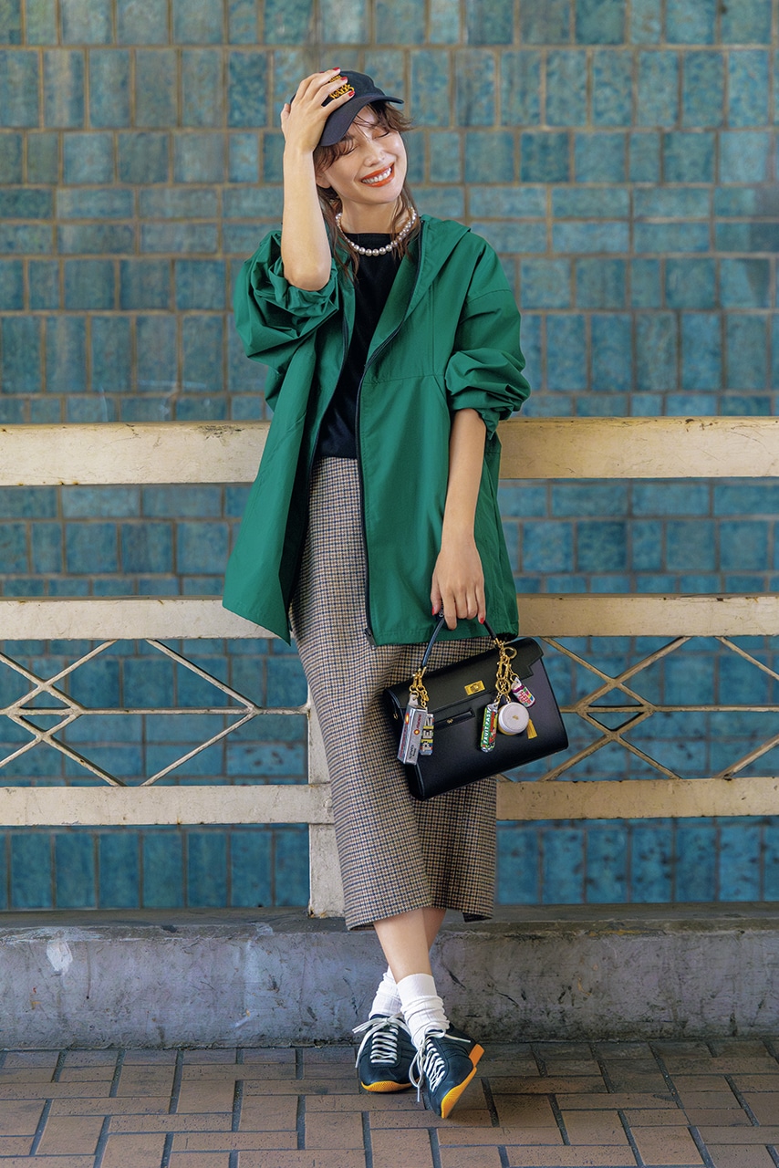 蛯原友里さん　靴￥17600／アディダス コールセンター（アディダス オリジナルス）のコーデ