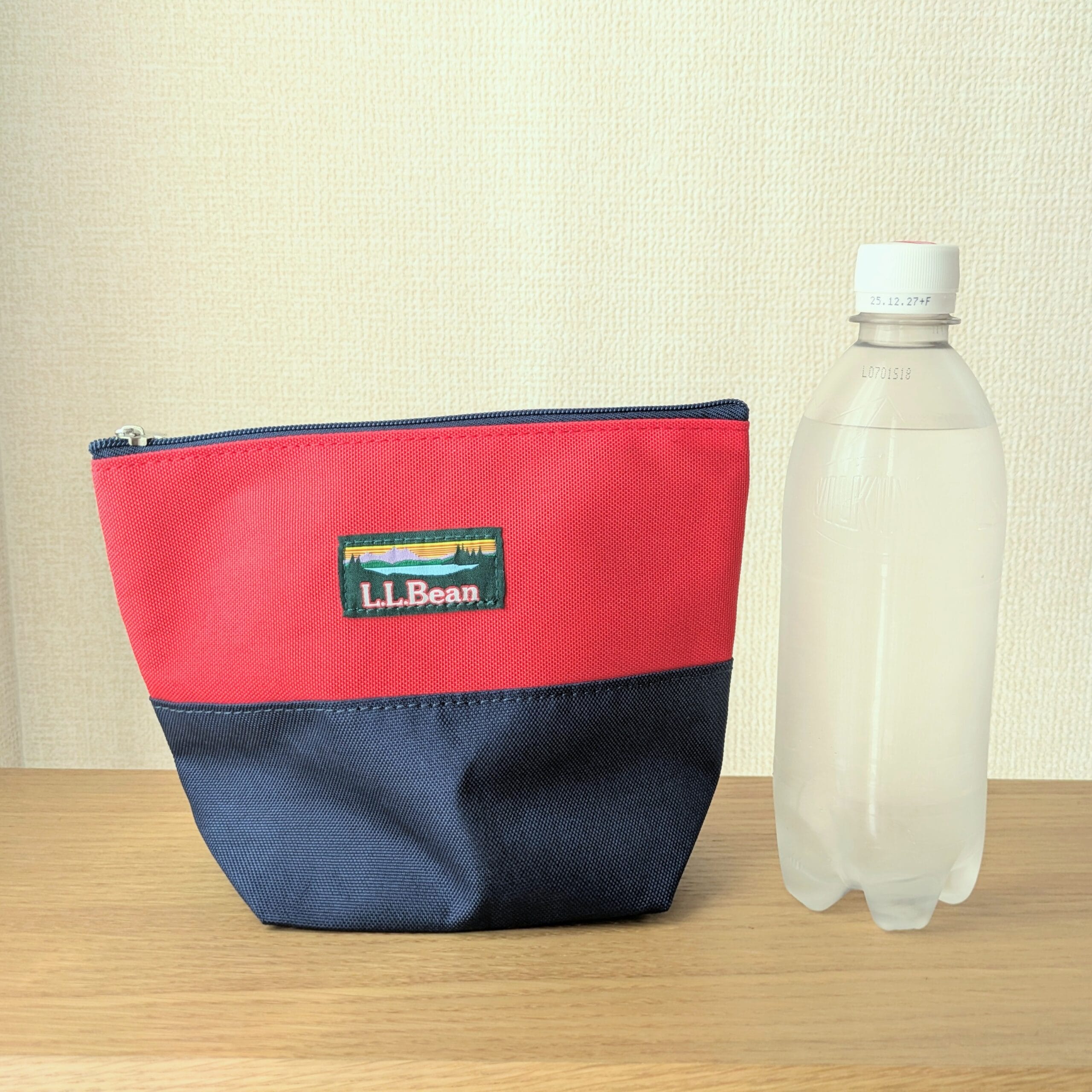 2025年LEE10月号特別付録「L.L.Bean バイカラーポーチ」とペットボトル