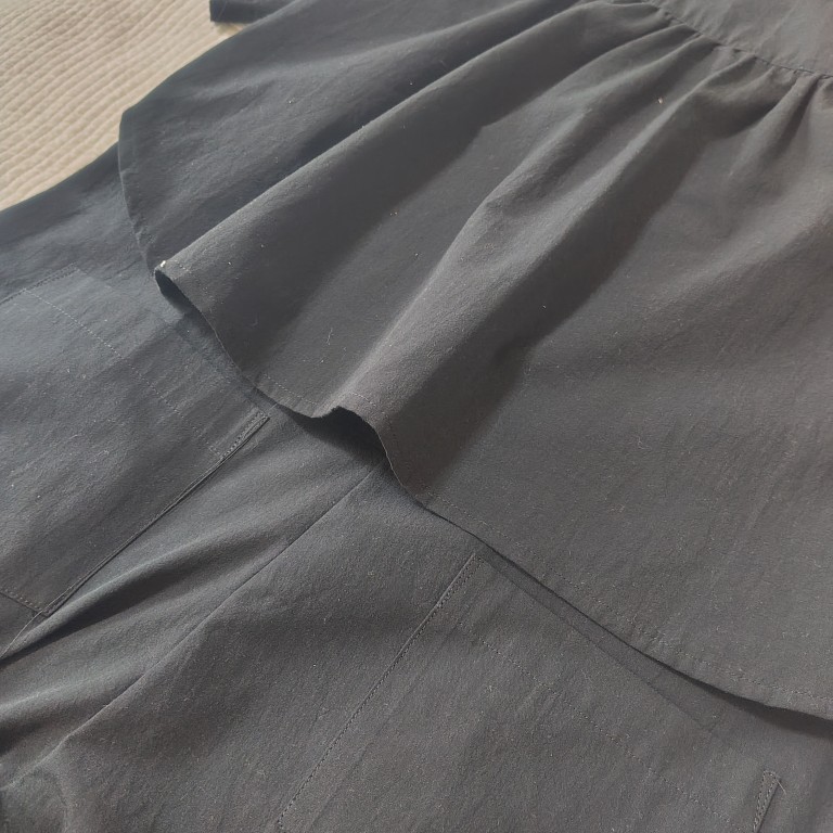 手づくりオールインワンのヒラっと被さる後ろ上身頃