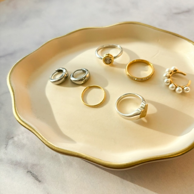 TEN】ハートシグネットリング MIXと手持ちのリングの写真