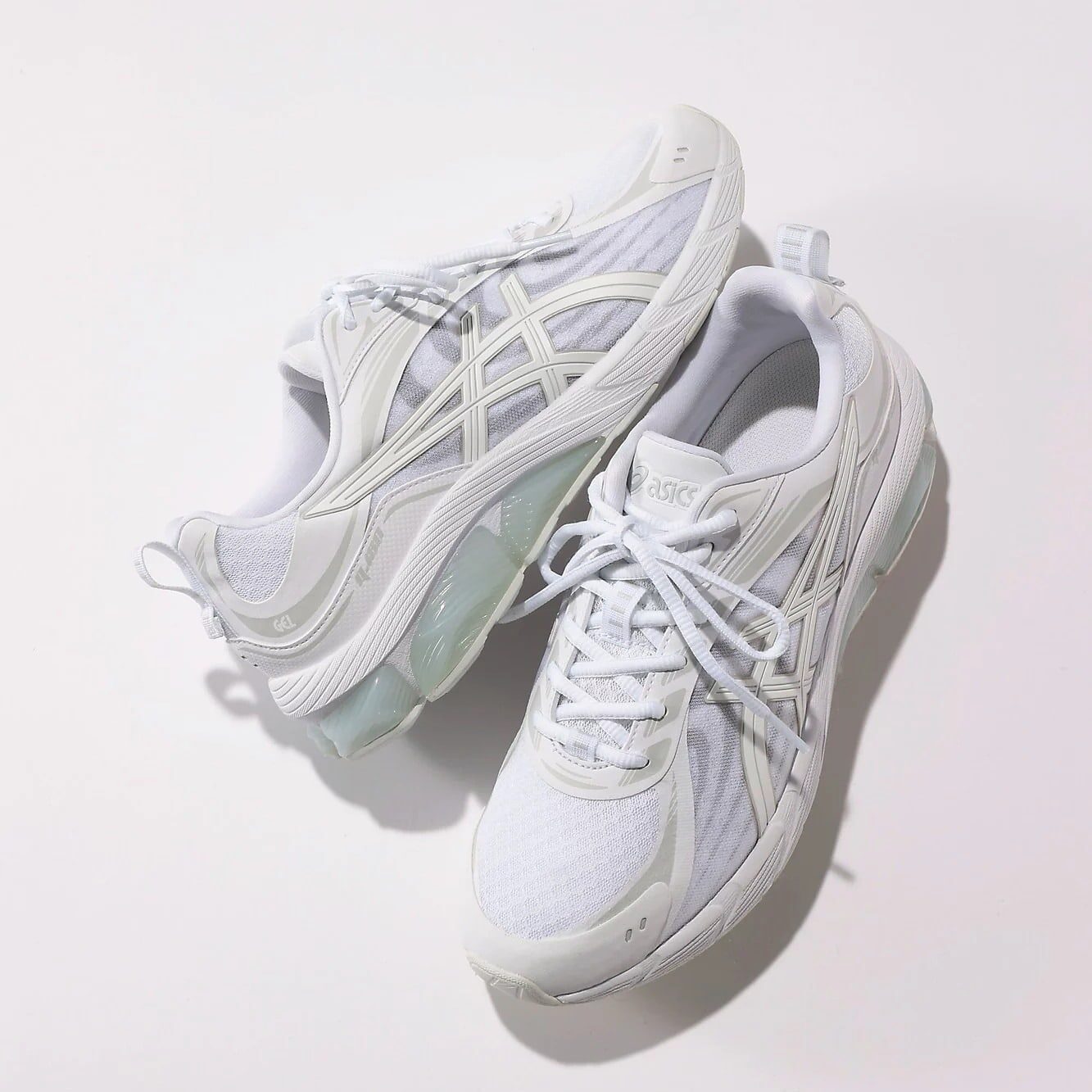 トレンドキーワード02　スポーティ　ASICS SportStyle
GEL－QUANTUM 180 VIII
WHITE／CLOUD GREY