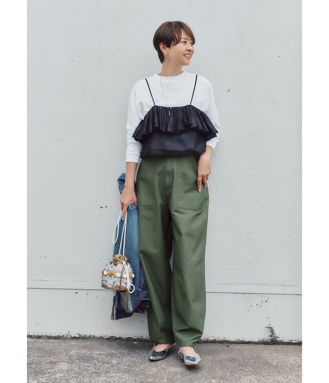 明日なに着る0903のコーデ　モデル／五明祐子