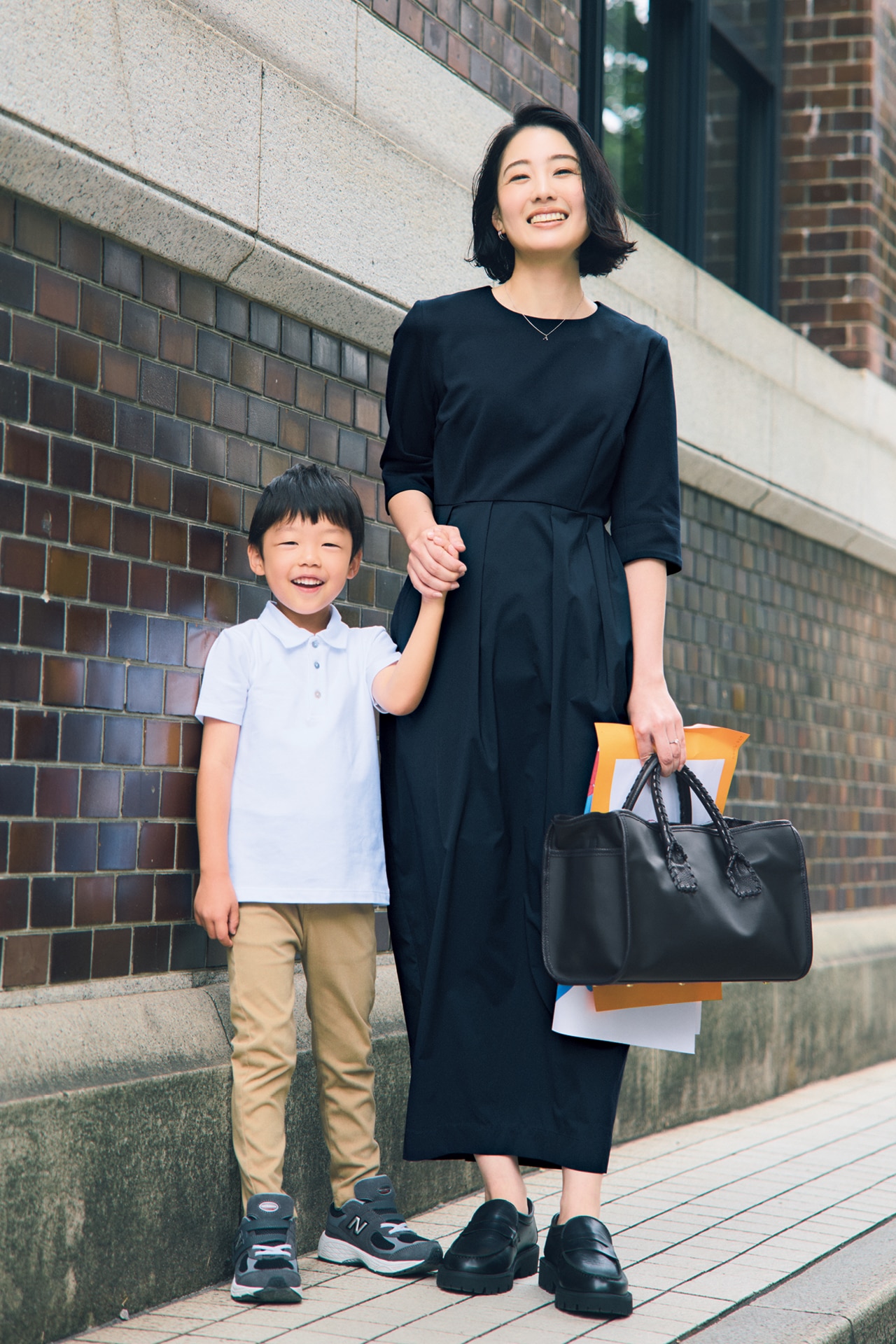 高橋夏果さんの12closet(トゥエルブクローゼット)【洗える】【スカート部分は撥水】【ストレッチ】【高橋夏果さんコラボ】撥水スマートコクーンドレス ネイビーのコーデ