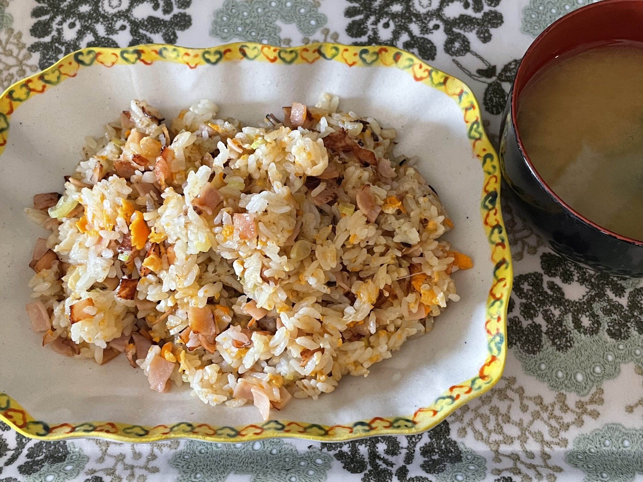 市瀬悦子さんのレシピ「ハム入り黄金チャーハン」を40代主婦が作ってみた写真。