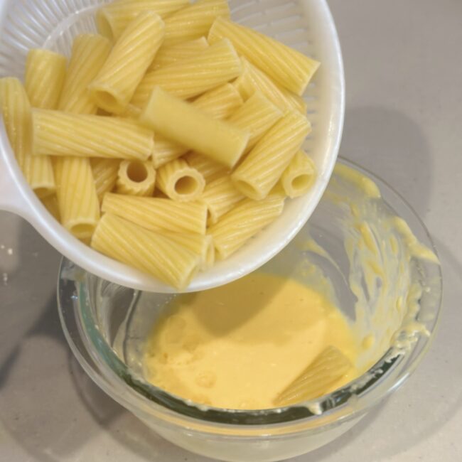 長谷川あかりさんのフライパンいらずカルボナーラ