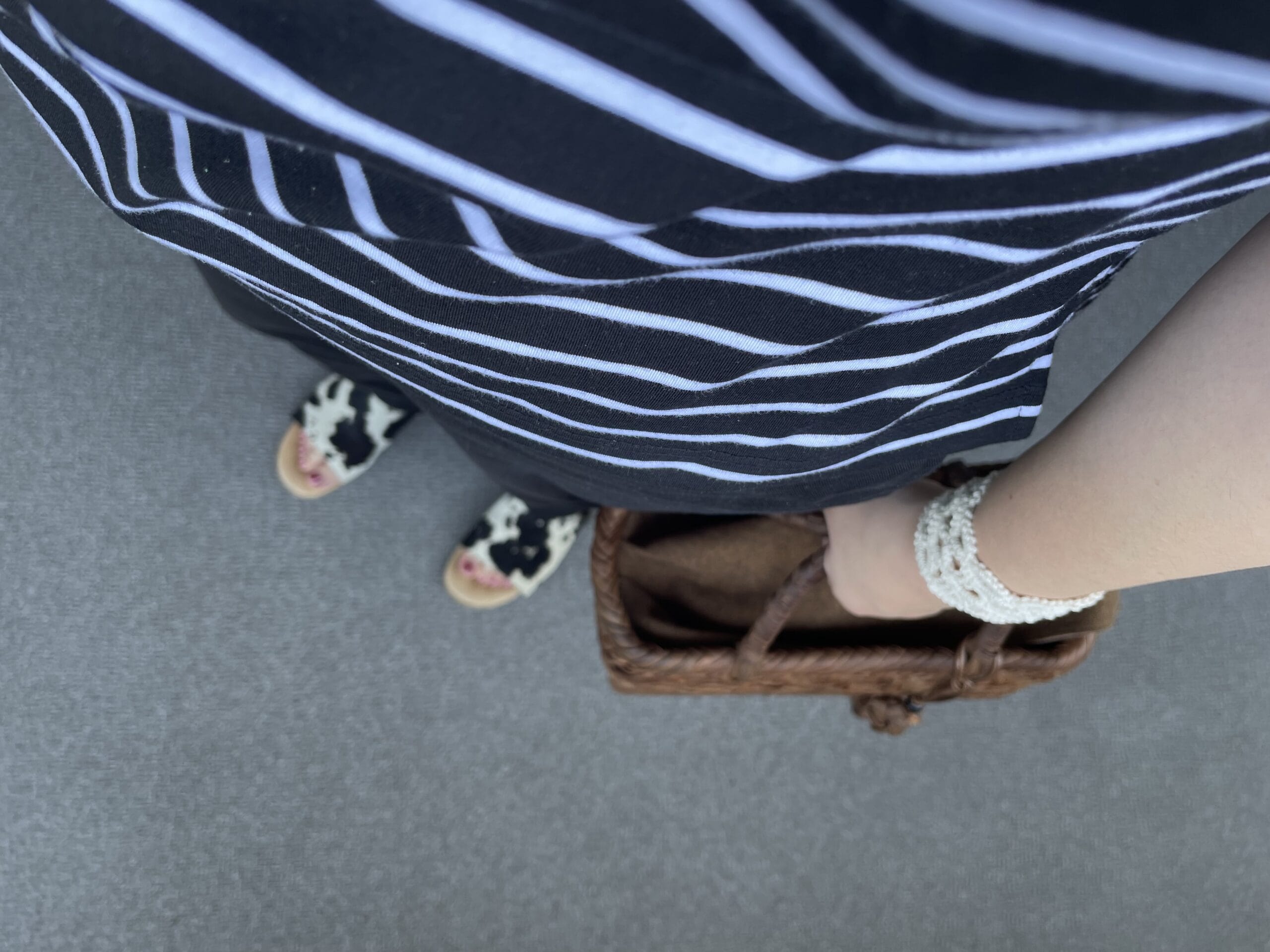 40代女性の2025年8月下旬~9月初旬コーデ、足元写真【その3】