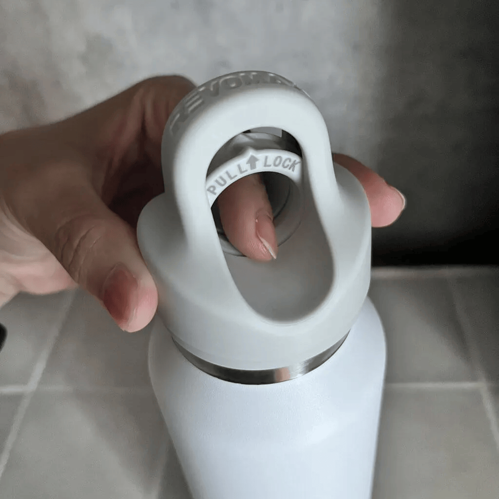 REVOMAX「16oz 473ml 炭酸対応 ステンレスボトル」蓋の開け方