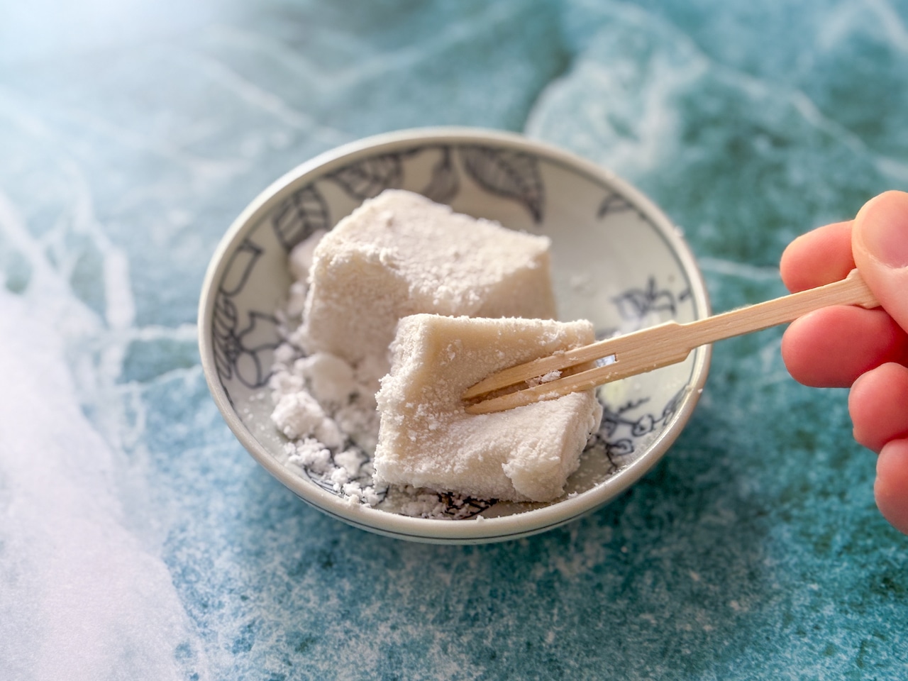 いったつみとらどう「椰子の白わらび餅」の弾力