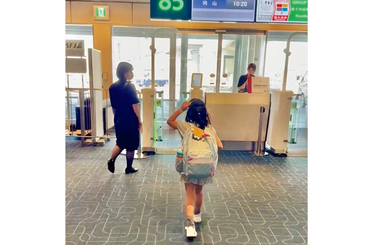 国内線の子ども一人旅サポートサービスが利用できる小1になった年に、長女も次女も、一人飛行機で私の故郷へ。