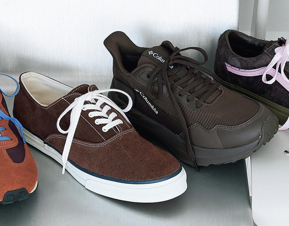 【左】【CLASSIC CVO JM SUEDE UNISEX SNEAKER】￥27500／スペリー
【右】【SKYRIDE™ STREET WATERPROOF】￥12650／コロンビアスポーツウェアジャパン（コロンビア）　