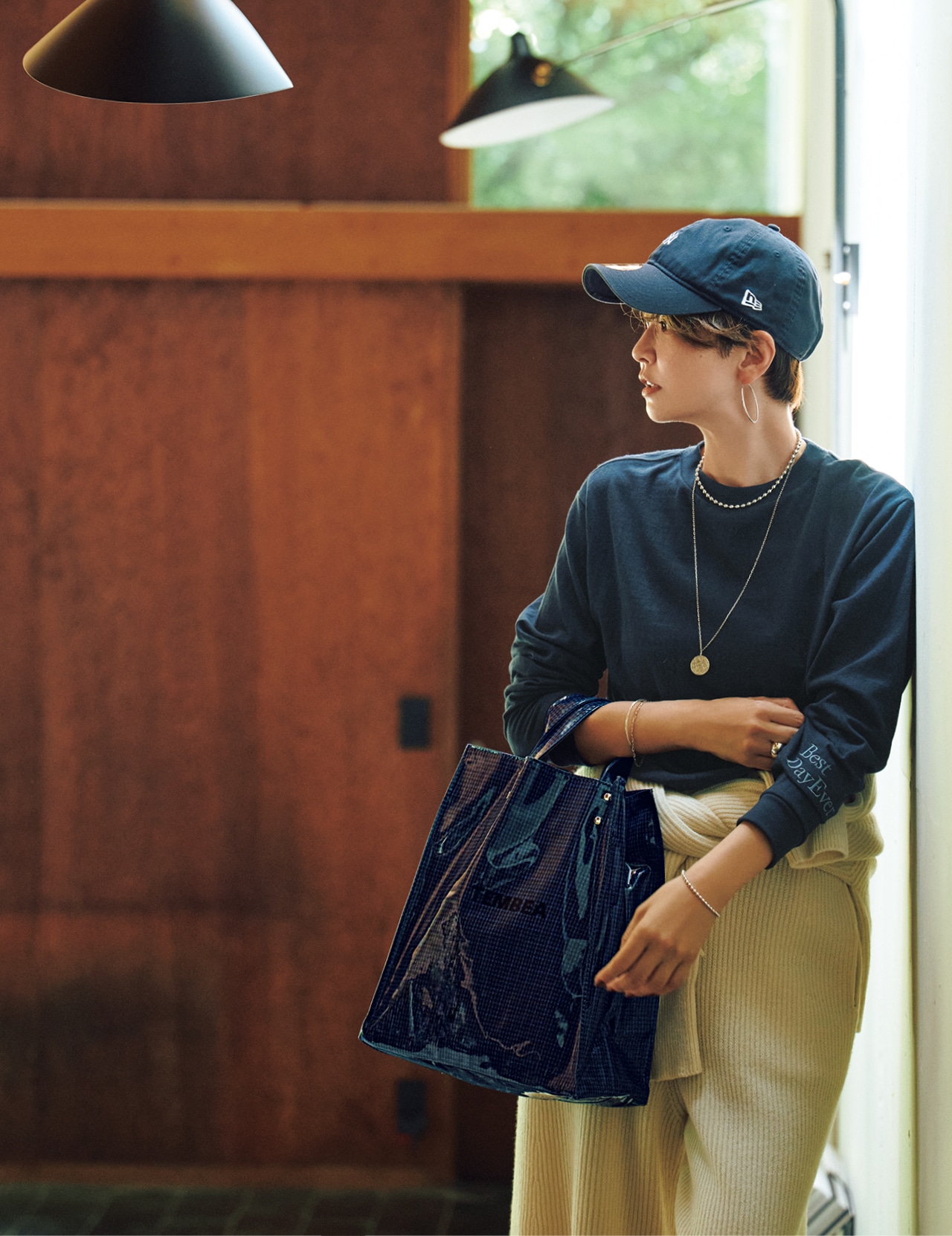 五明祐子さんのLEE DAYS限定 TEMBEA（テンベア）【五明祐子さんコラボ】PAPER TOTE MEDIUM FOR LEEとLEE DAYS限定 Americana（アメリカーナ）【洗える】【五明祐子さんコラボ】エンブロイダリーロングスリーブTのコーデ