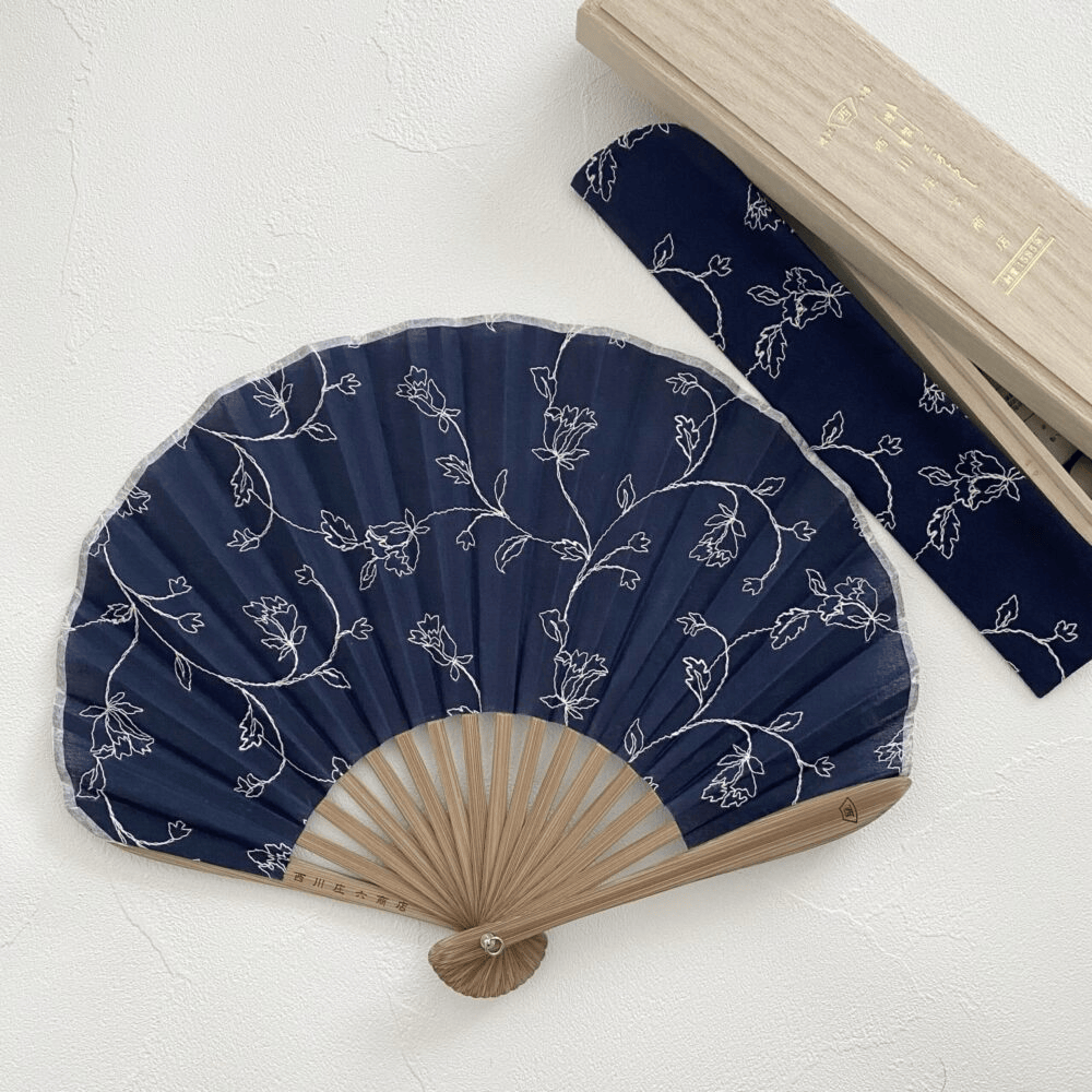 AKOMEYA TOKYO「シェル型扇子」