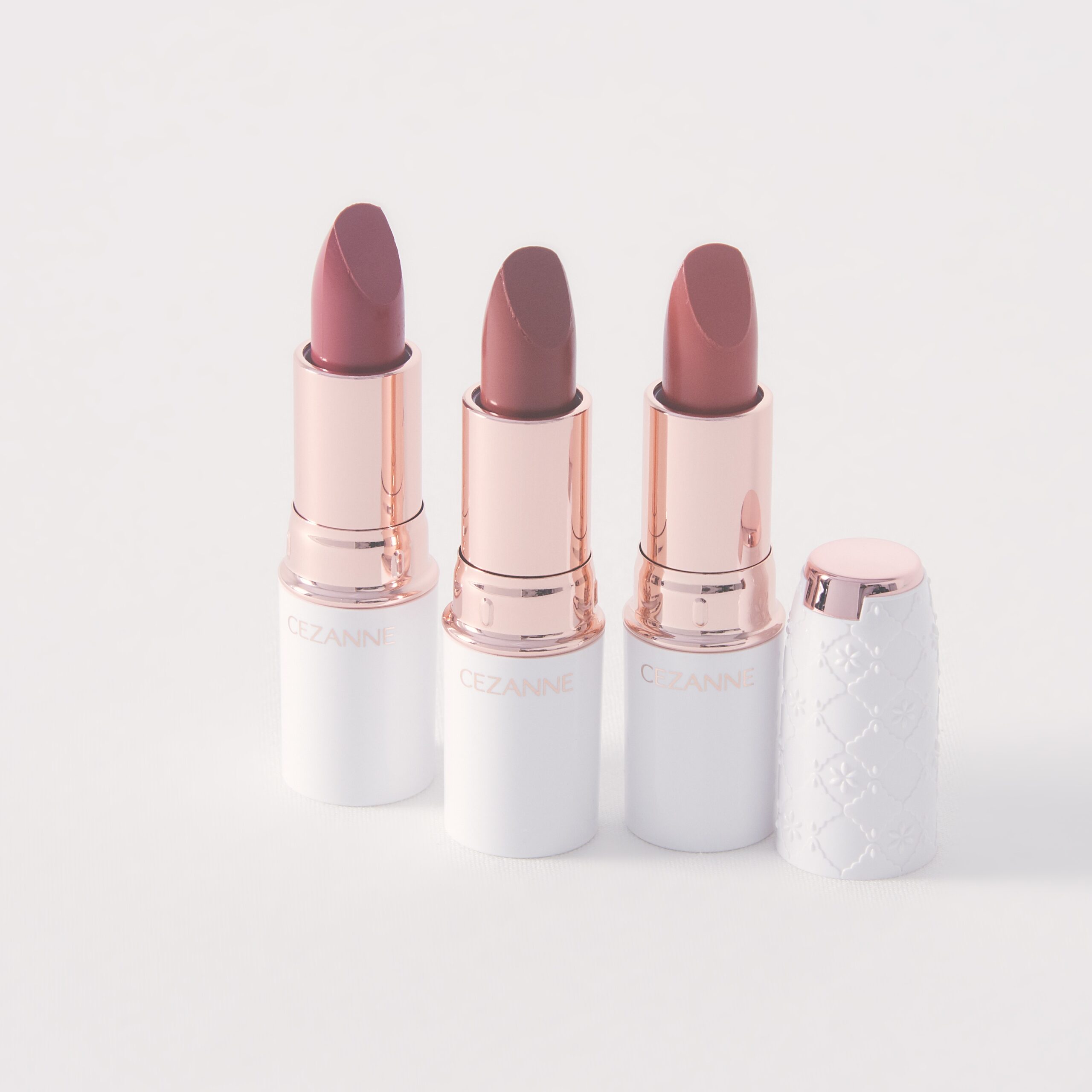 セザンヌ／ラスティングステイリップカラー 　¥715