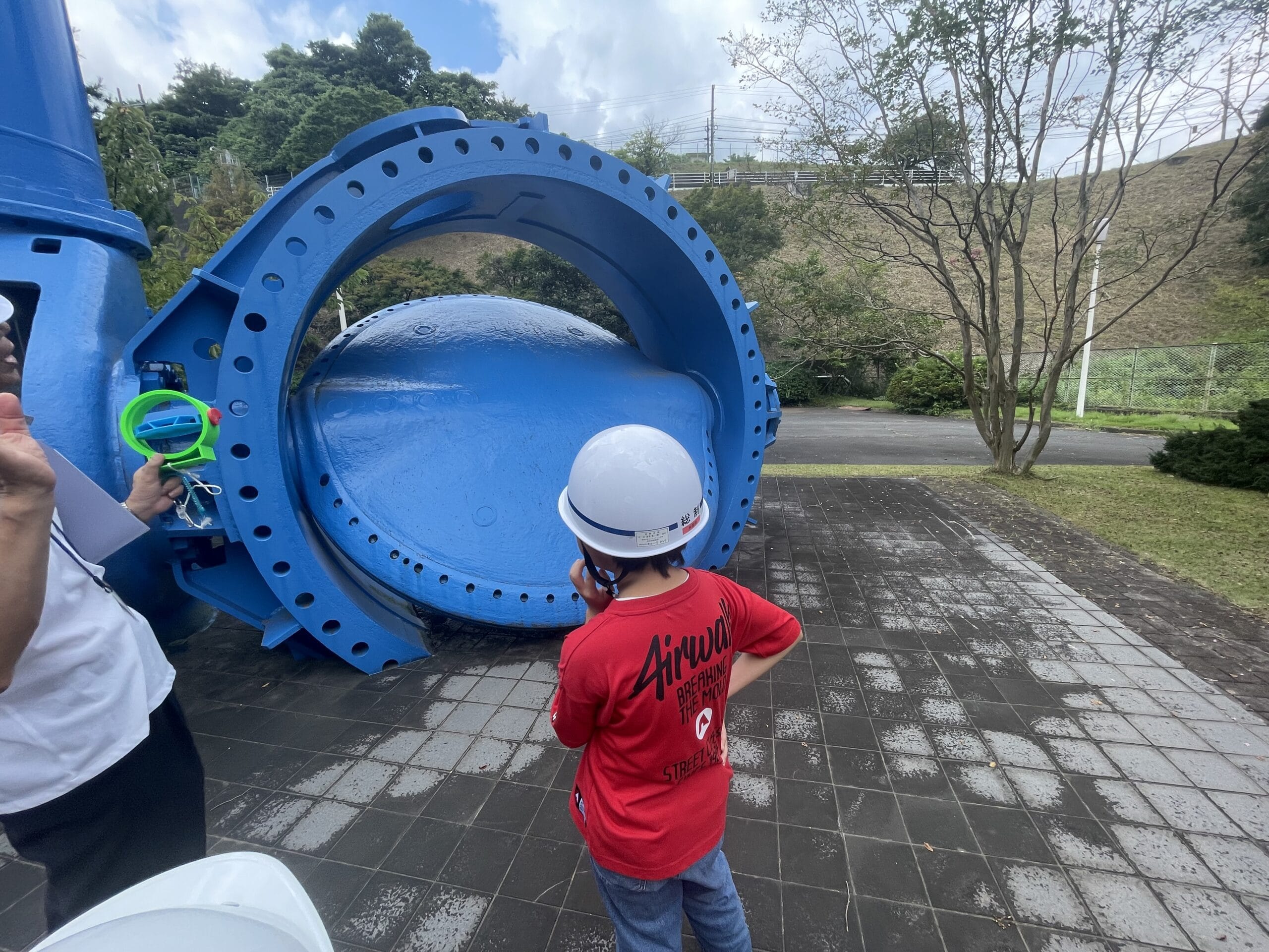 入口弁のモニュメント