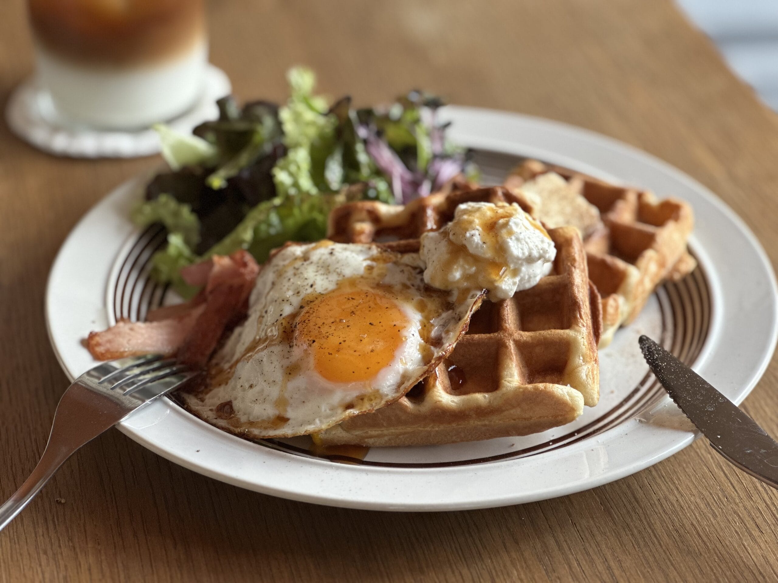 自家製酵母ワッフル　妄想カフェ　モーニングプレート