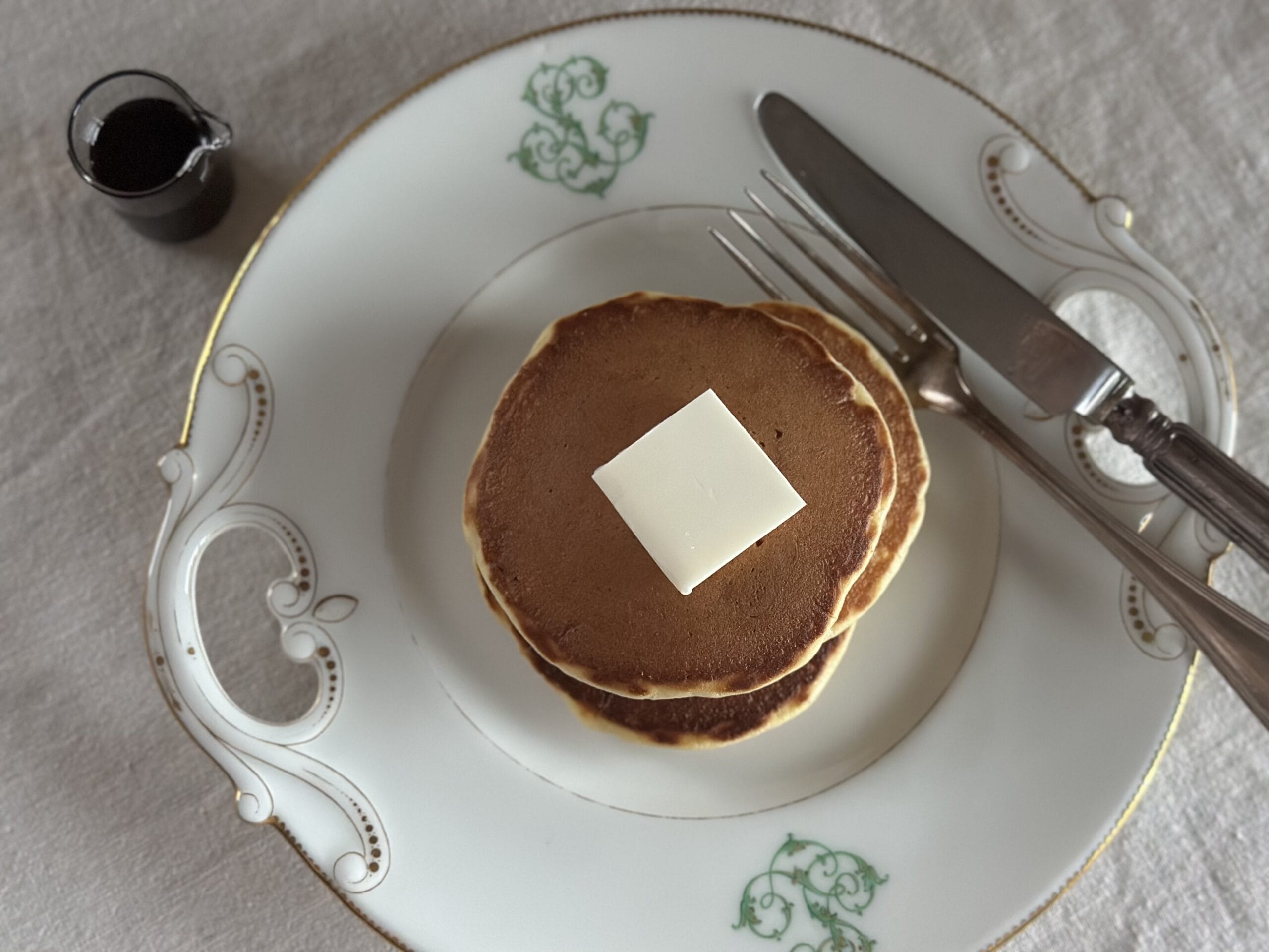 自家製酵母パンケーキ　自家製酵母のお菓子　アンティークプレート