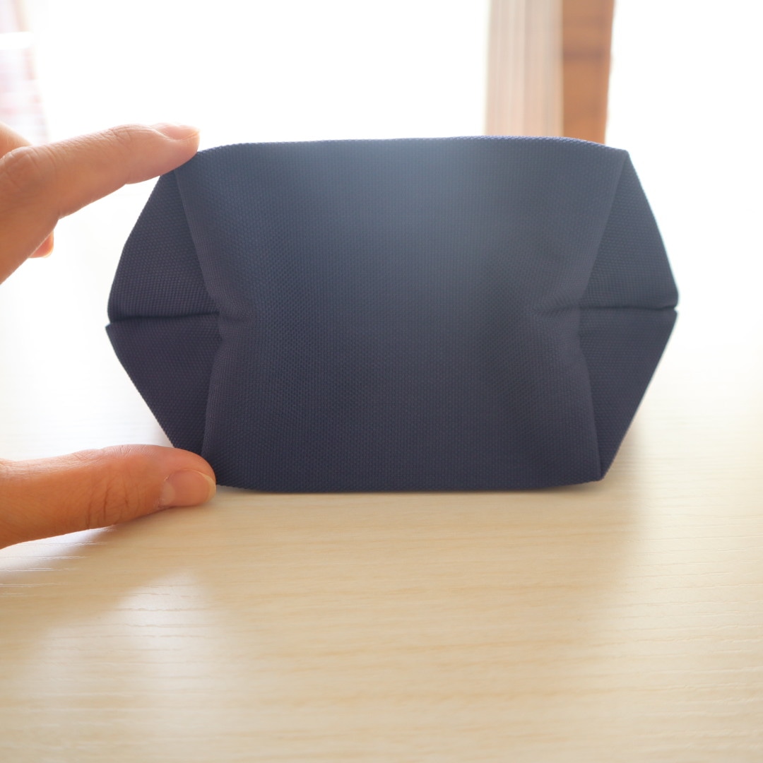 2025年LEE10月号特別付録「L.L.Bean バイカラーポーチ」のマチ