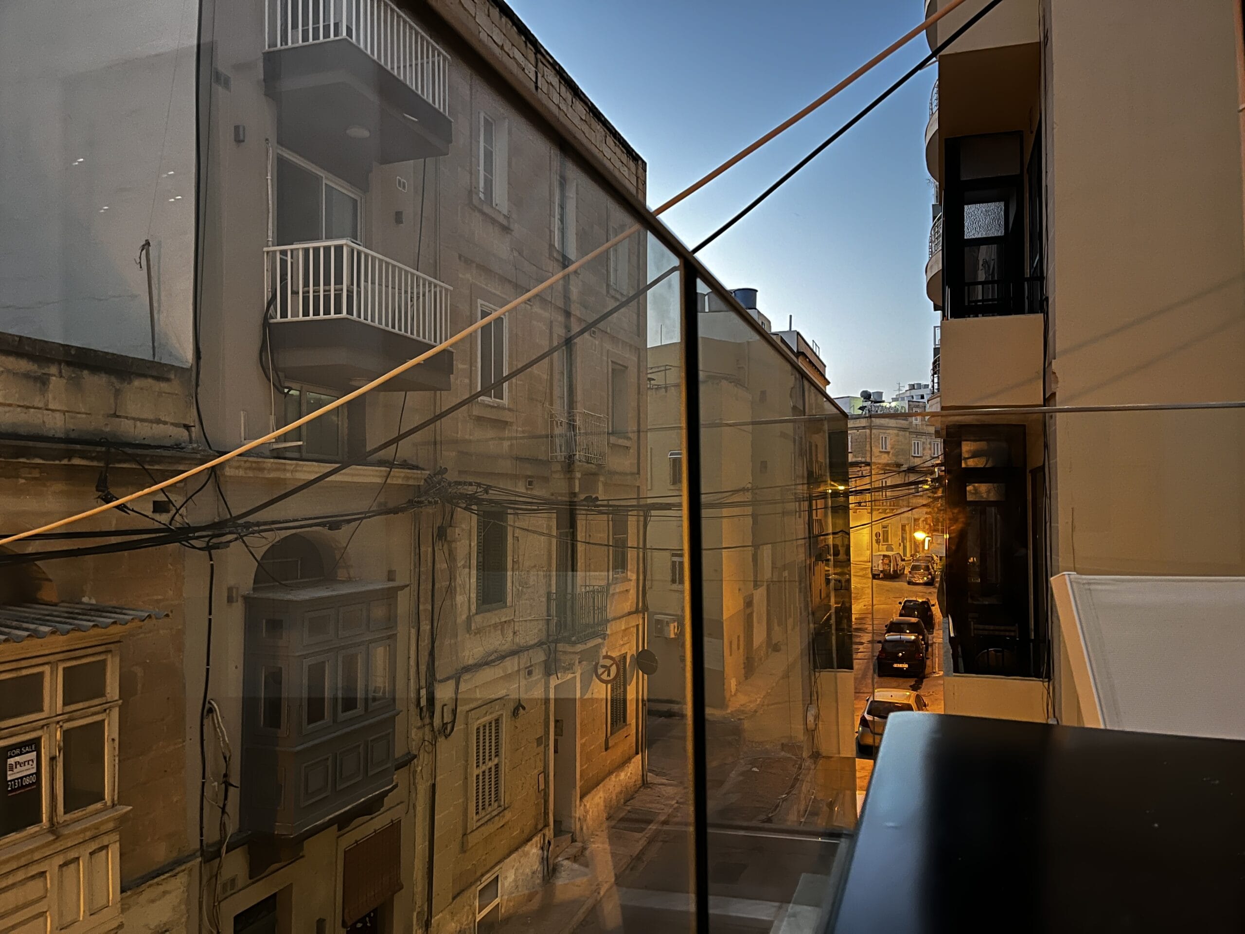 マルタ　アパート　ベランダ