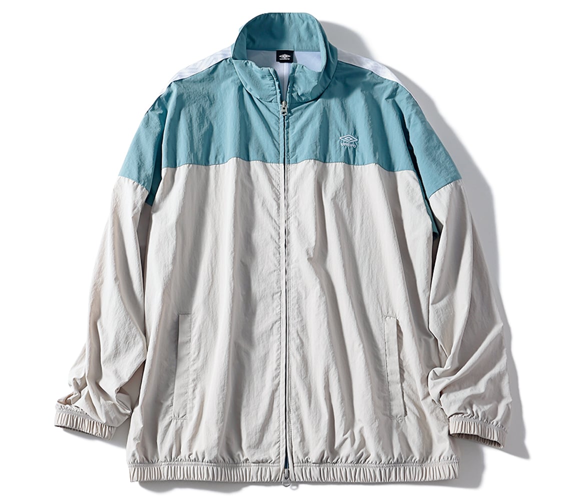 5.【umbro（アンブロ）】の軽量アノラック　￥14300