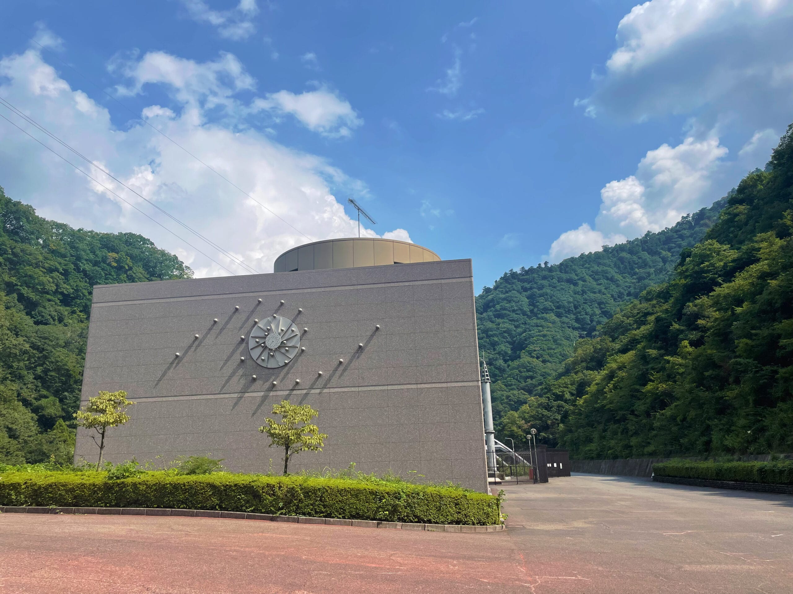 愛川第一発電所の外観