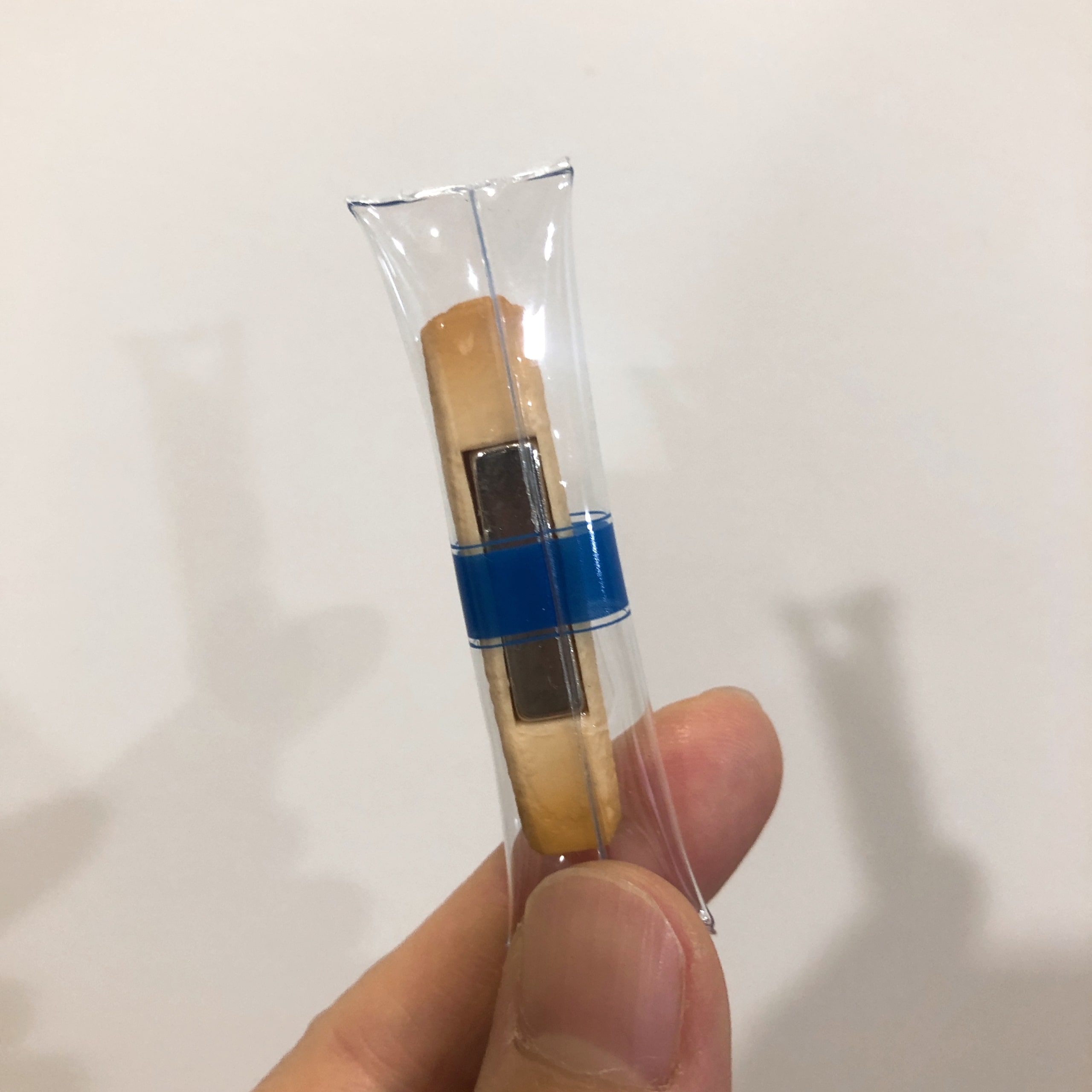 ヨックモック シガール マグネット バッジ カドードゥロートンヌ