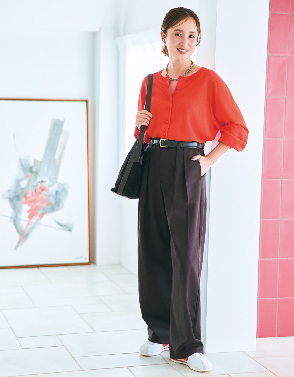 【GU（ジーユー）】「チノバレルレッグタックパンツ」コーデ 水野利香さん