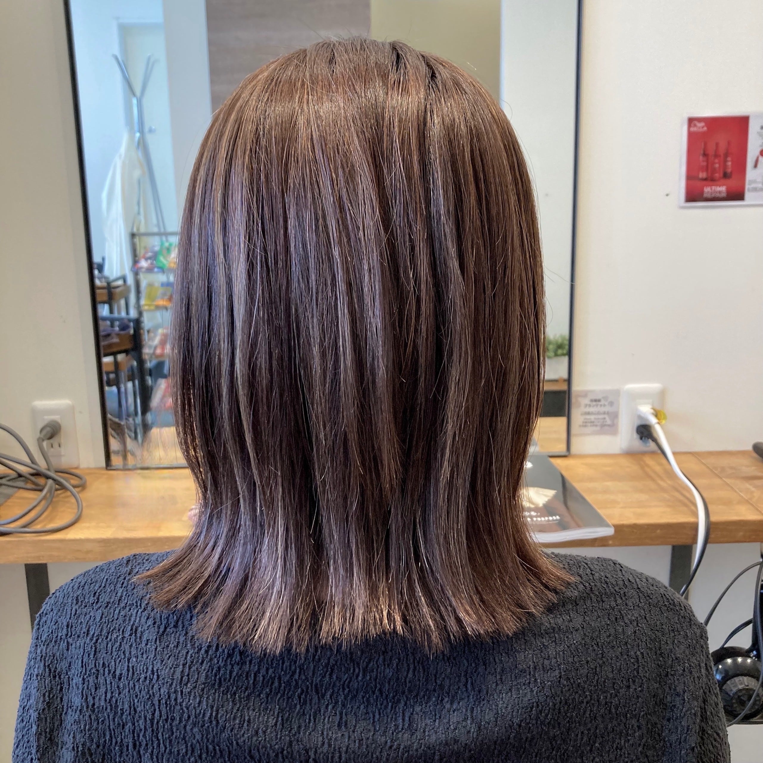 LEE100人隊のグレージュカラーの髪