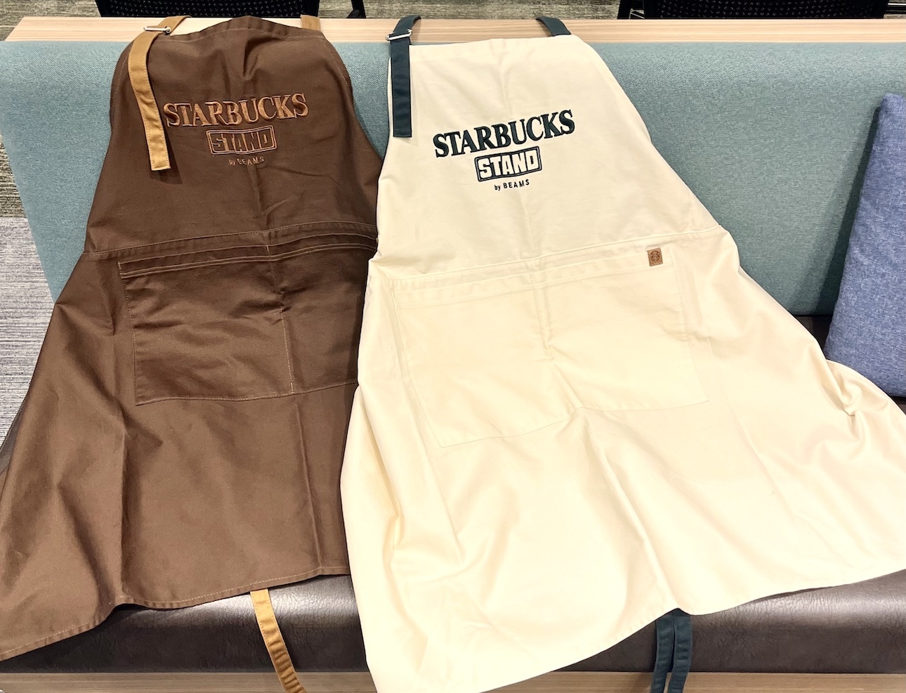 STARBUCKS STAND by BEAMSのエプロン