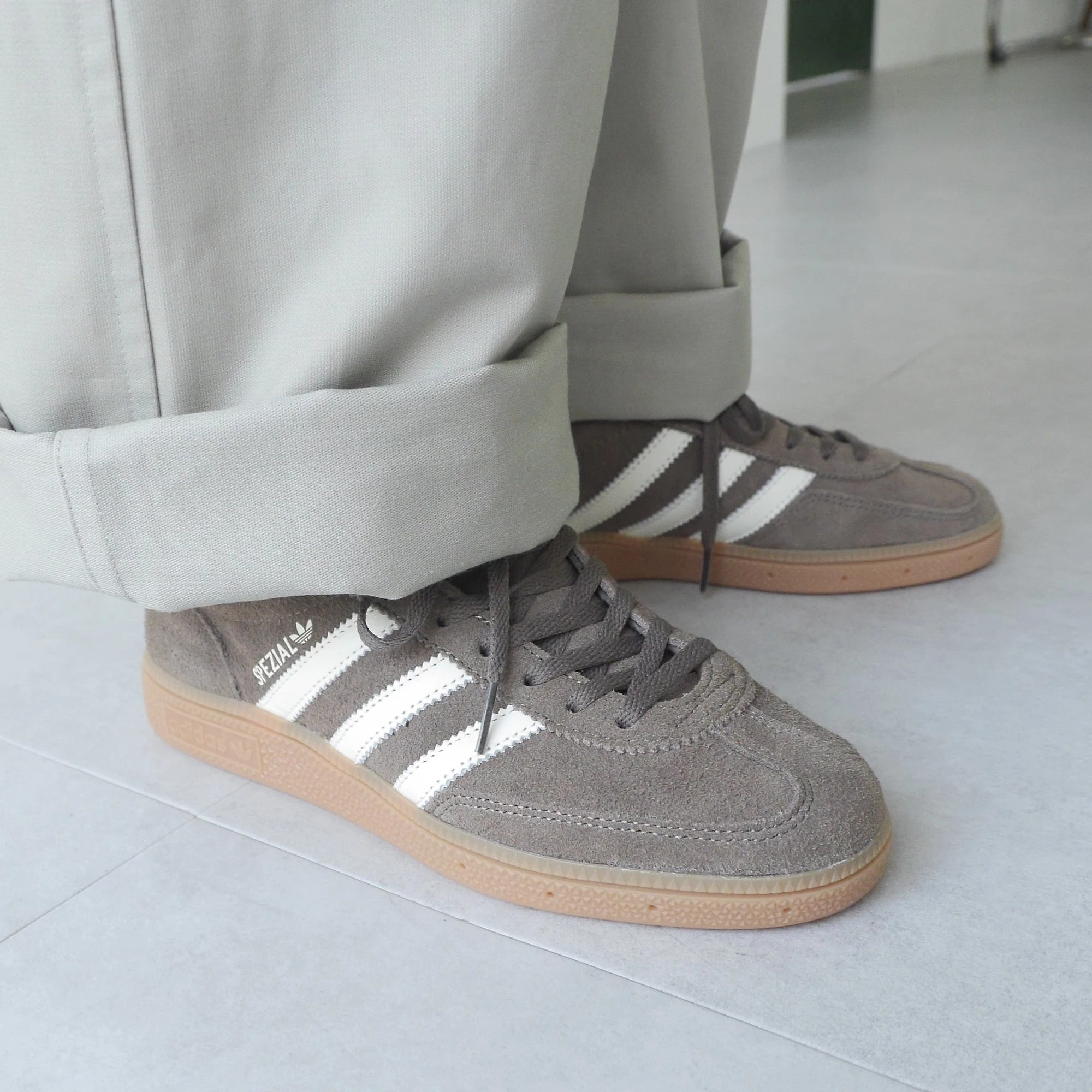 adidas Originals
HANDBALL SPEZIAL W
￥15,950
アースストレータ／オフホワイト／ガム　着用画像