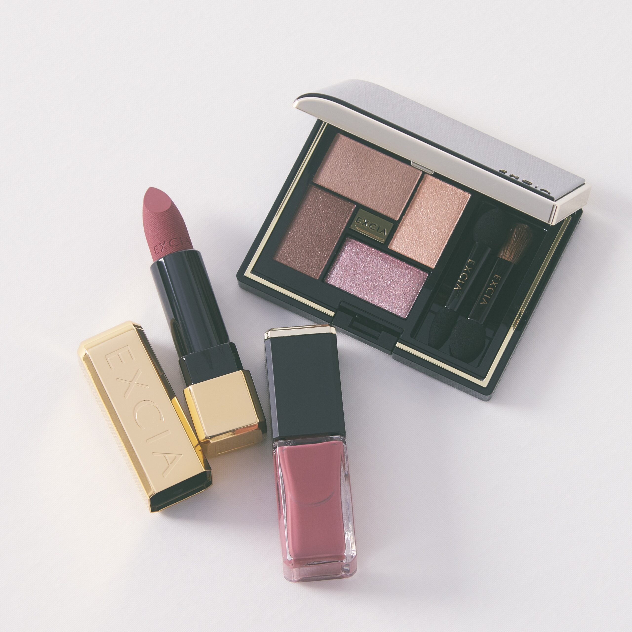 エクシア／ルージュ レヴェランス ほか