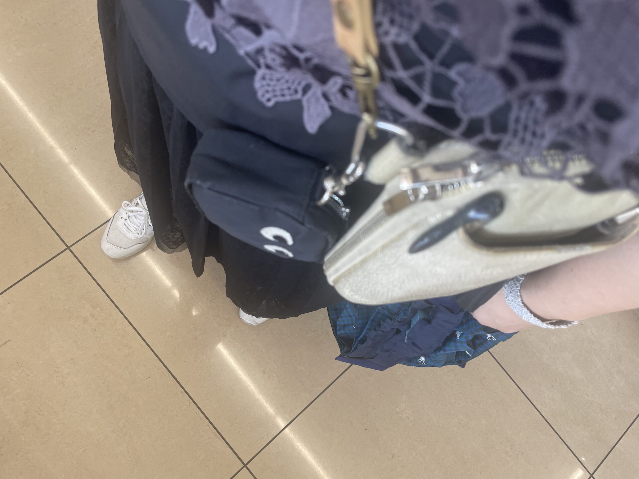 40代女性の2025年9月上旬コーデ、足元写真【その2】