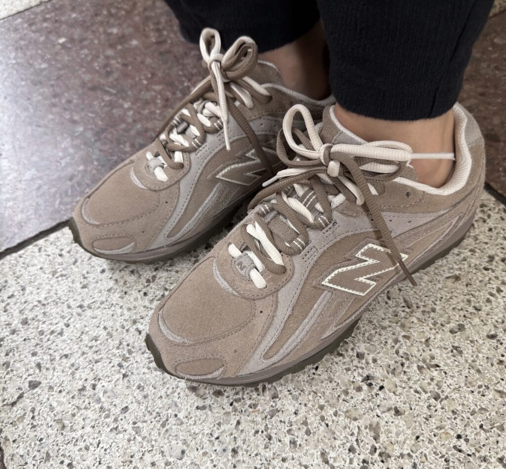 スタイリスト徳永千夏さん愛用スニーカー　ニューバランス204L