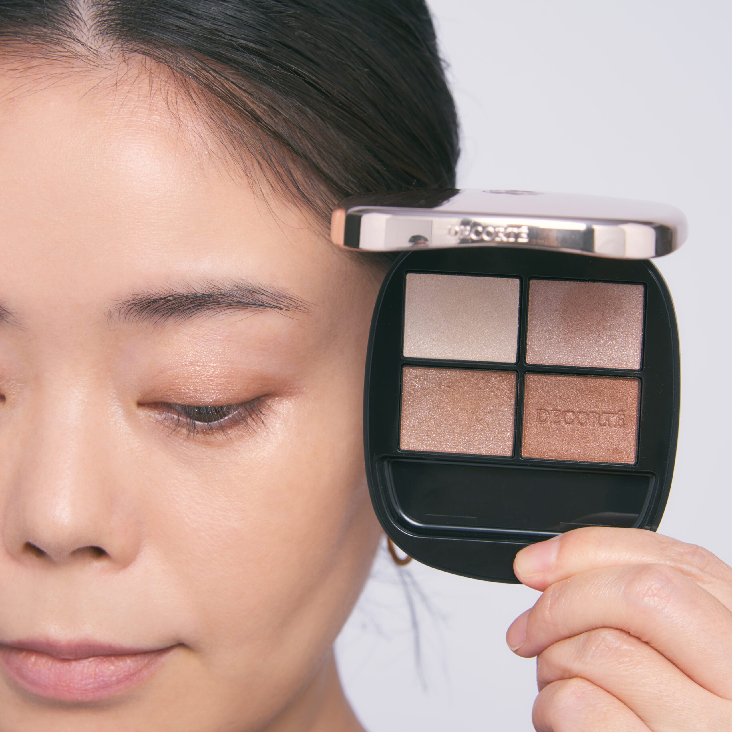 スキンシャドウ デザイニング パレット【01 Rosy Brown】を使用したところ。