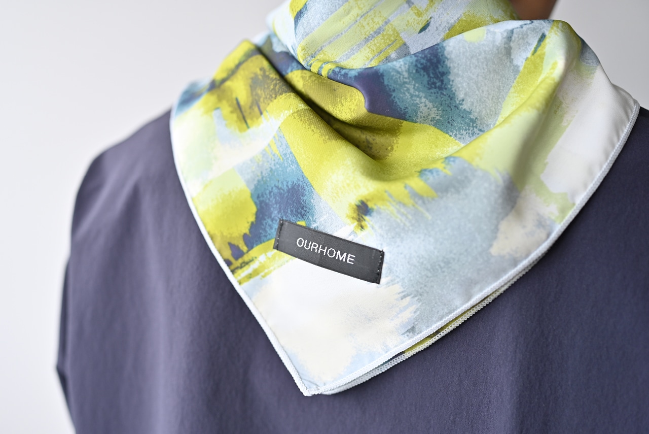 実際のスカーフと着用画像1