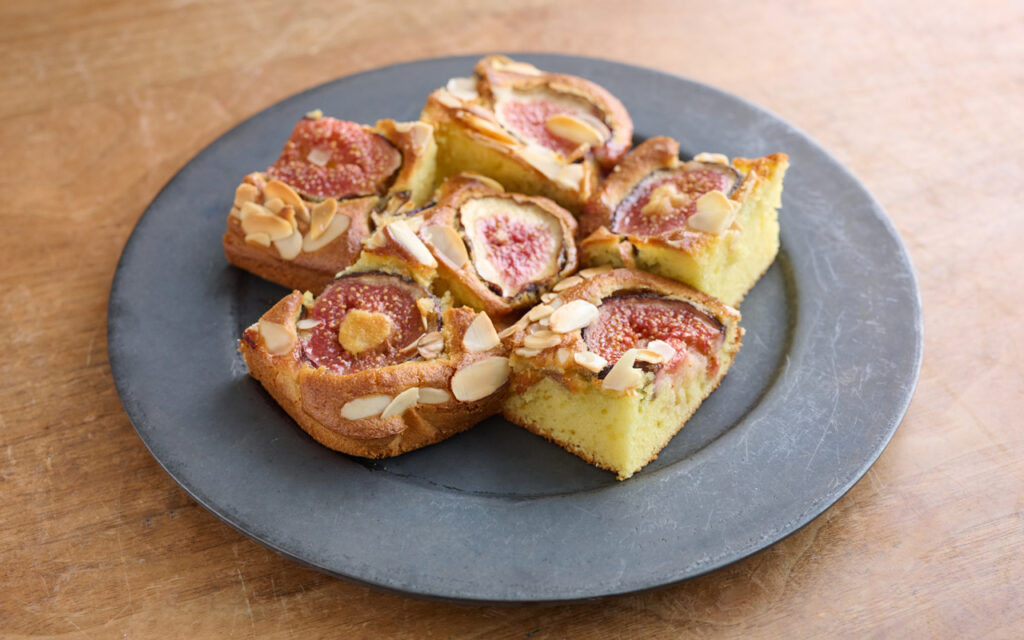 ホットケーキミックスで「いちじくとアーモンドのバターケーキ」レシピ／近藤幸子さんの「おやこおやつ」